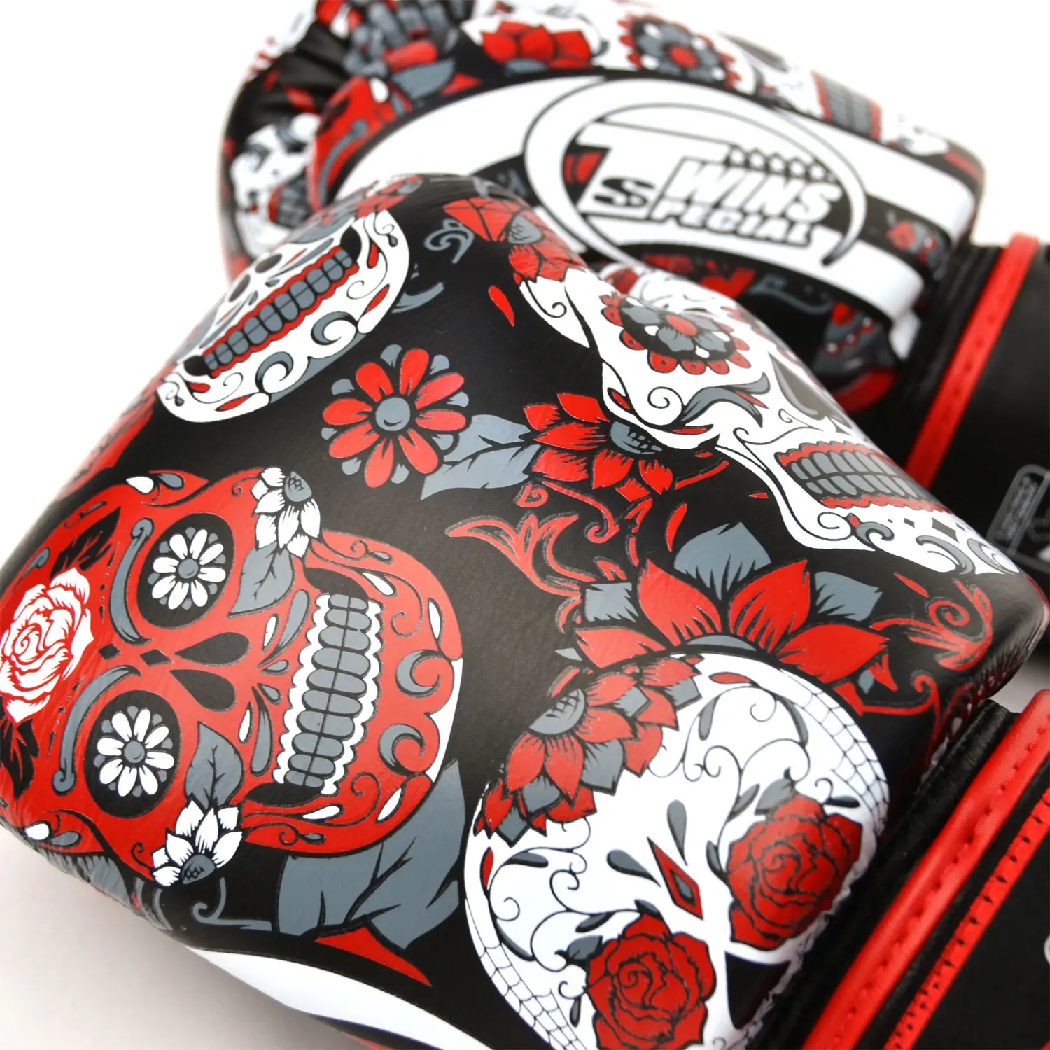 Twins FBGVL3-53 Red Skulls Muay Thai Gloves 2 Twins FBGVL3-53 Red Skulls Muay Thai Gloves - Image 2