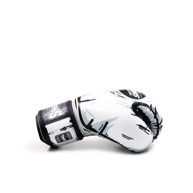 Twins FBGVL4-66 Comic Muay Thai Gloves 2 Twins FBGVL4-66 Comic Muay Thai Gloves - Image 2